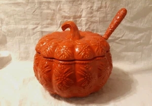 Temp-tations By Tara OLD World 4-Qt. Embossed Red orange Pumpkin with Soup Ladle - Picture 1 of 9