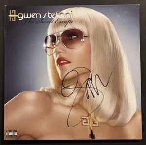 GWEN STEFANI SIGNED THE SWEET ESCAPE VINYL LP JSA COA #CA46018 URBAN OUTFITTERS - Picture 1 of 10