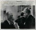 1968 Photo de presse Mitchell Sharp, John Diefenbaker à la Chambre des communes, Ottawa