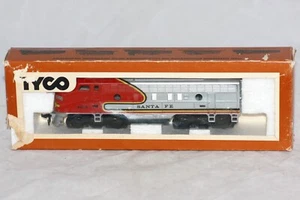 Tyco HO Scale EMD F7 Santa Fe 4015 Dummy locomotive in box - Picture 1 of 7
