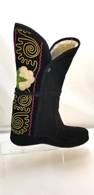 Botas Zeyzani negras de gamuza bordadas florales Suzani Uptown talla 36 (5,5 - 6M) EE. UU. Foto 1 de 4