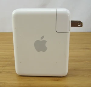 Apple AirPort Express 1st Gen 802.11g Wifi Wireless Router Extender w/USB A1084 - Picture 1 of 4