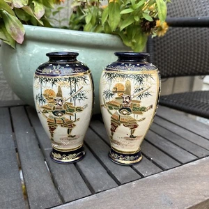 Pair Antique SATSUMA Gosu Blue SAMURAI WARRIOR Scene Vase Meiji SIGNED - Picture 1 of 11