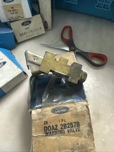 NOS 1970-1971 GALAXIE FORD DRUM BRAKE VALVE D0AZ-2B257-B - Bild 1 von 5