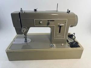 Máquina de coser Kenmore Sears 148 vintage con estuche y pedal y trabajo manual - Imagen 1 de 16