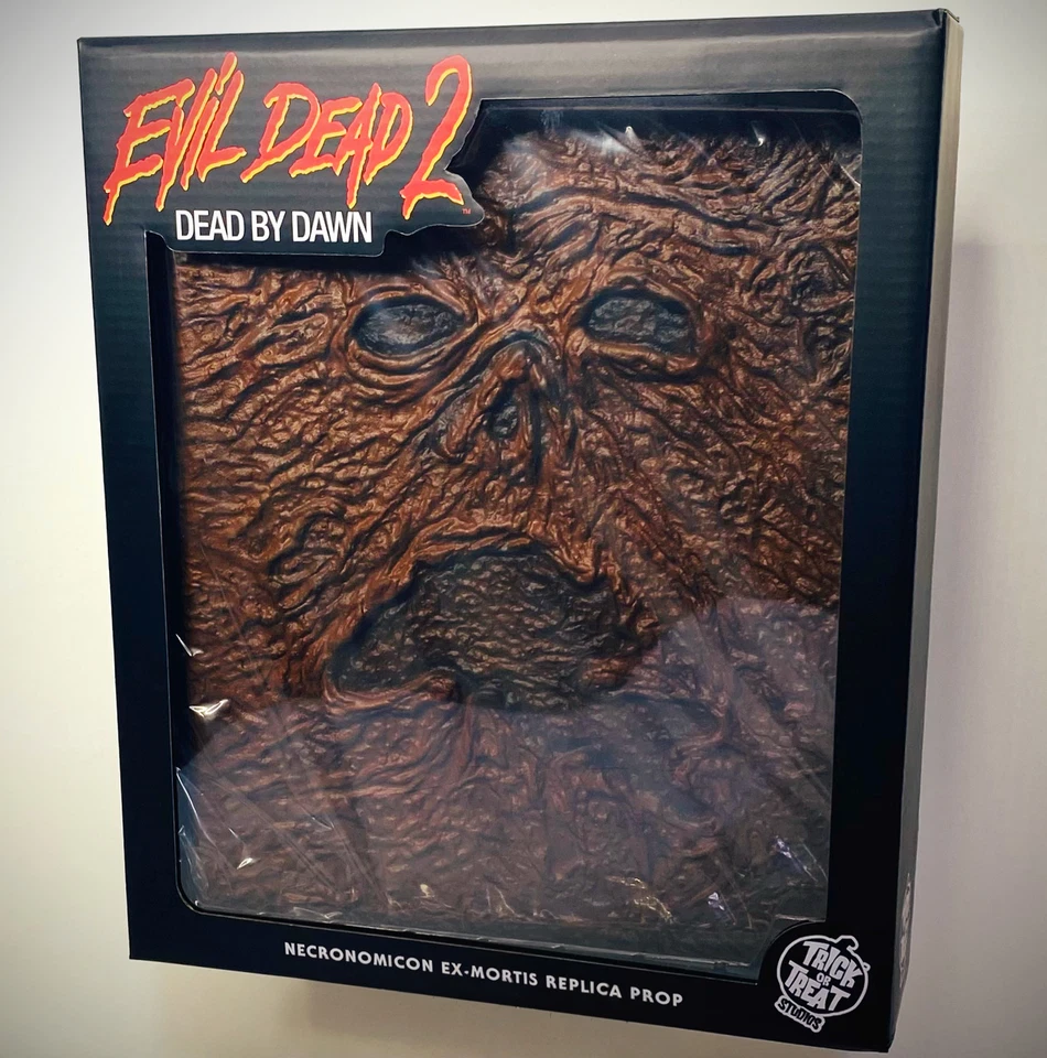 Evil Dead 2: Dead By Dawn Book of the Dead Necronomicon 1:1 Scale - Image 1 of 4