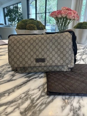 Gucci GG SUPREME MEDIUM DIAPER BAG - Image 1 of 4