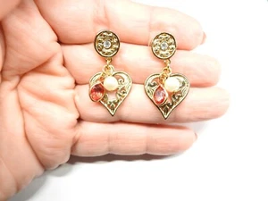 Conjunto de aretes perforados vintage con corazón tono dorado perla sintética blanca cristal bisel rosa - Imagen 1 de 4