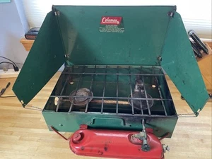 Vintage Coleman Model 425C Dual 2 Burner Green Gas Camp Stove - Picture 1 of 24