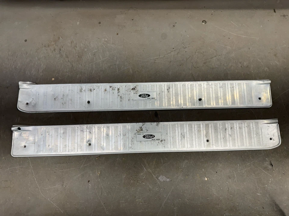 Ford Fairlane 1963-1964 4 puertas alfombra molduras placa alféizar Mercury Meteor OE Foto 1 de 4