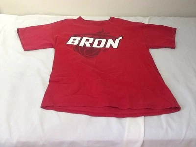 St743 NBA Majestic Red Miami Heat Lebron James T-Shirt Large - Image 1 of 4