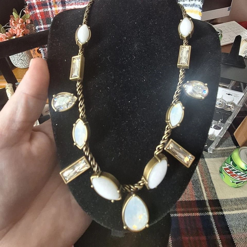 COLLAR SILPADA KR CRISTAL DE SWAROVSKI Y PIEDRA LUNAR GENUINA Foto 1 de 4