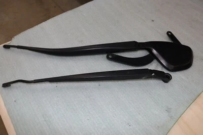 2004-2009 Toyota Prius Wiper Arms - Image 1 of 4