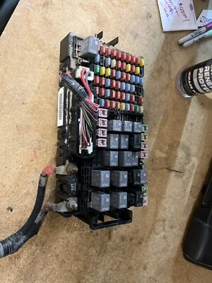 Ford Explorer 2014 2015 Fuse Box Relay Junction Block Module - Image 1 of 2