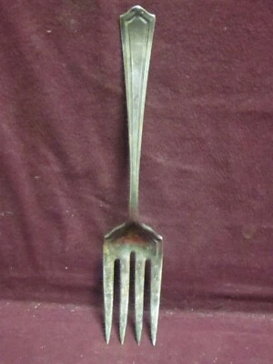  Garfo de carne Silverplate 1881 Rogers 1915 Salem / Lowell 7 7/8" sem monograma   - Imagem 1 de 4