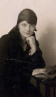 #25944 Grèce années 1930. Femme. Petite photo.