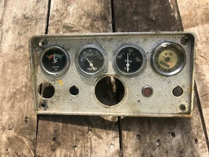 C221 Caterpillar CAT T30 Gas forklift Instrument Panel Fuel Hour Gauge - Picture 1 of 2