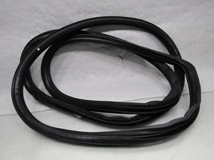 Guarnizione porta anteriore destra Lexus Soarer Toyota SC300 SC400 91-00 OS RH - montata su carrozzeria - Foto 1 di 5