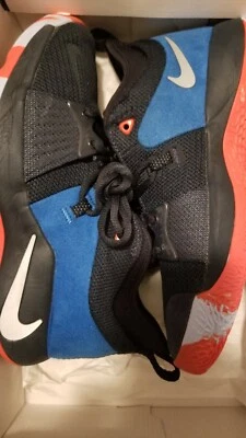 Zapato de baloncesto Nike PG2 Grade School para niños usado en estado nuevo con caja Foto 1 de 4