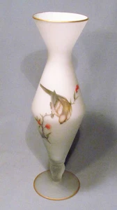 Hand Painted Frosted Satin Glass Sparrow Bird 10" Flower Bud Vase - Foto 1 di 6