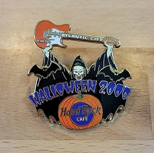 Hard Rock Cafe Pin Atlantic City Halloween 2000 Pin Hexe Fledermäuse Kürbis Metall - Bild 1 von 4