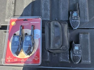 4 Motorola Talkabout T5420 2 Way Radio Walkie Talkies 2 Mile 14 Channels - Picture 1 of 8
