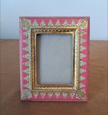 Marco de fotos decorativo con borde dorado Sicura rosa 5,25 X 4,25 pulgadas Foto 1 de 4