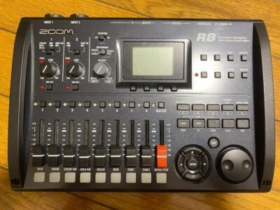 ZOOM R8 Multi Track Recorder Total Music Production 8 Track 24 Bit 48 kHz - Image 1 of 3