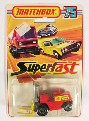 MINT MATCHBOX 15 FORK LIFT TRUCK ON UNOPENED CARD SUPERFAST ENG WOOLWORTHS BLY - Image 1 of 4