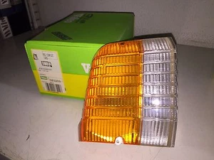FANALINO GEMMA FRECCIA ANT. DX PEUGEOT 305 ->07/82 ORIGINALE *VALEO* 083209 - Foto 1 di 1