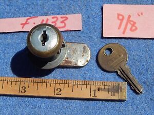 1937-1939 Wurlitzer Cabinet Lock 9/8 inch - Chicago Duo lock with key F 1133