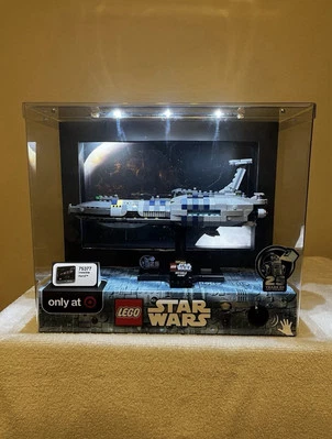 Lego Star Wars Invisible Hand 25th Anniversary Display Set (Lights Up) 75377  - Image 1 of 4