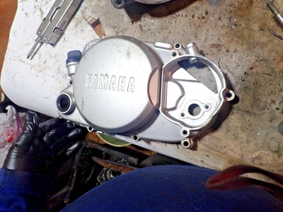 Боковая крышка сцепления двигателя 1988 Yamaha YSR 50 - Изображение 1 из 4