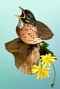 Baby Birds ‘Robin’ by Danbury Mint Exquisitely Hand Painted Figurine 1989 Taiwan - Picture 1 of 7
