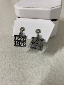 Vintage 1776-1976 Metal Earrings ~  Clip Ons Earrings - Picture 1 of 6