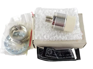 NEW Efector IFM IIB3022-BPKG/M/US Inductive Sensor, IIC201, IIB3022BPKGMUS - Picture 1 of 7