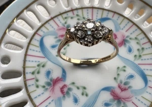Vintage 9 Carat Gold Ring With 13 Cubic Zirconia Stones - Size P - Picture 1 of 21