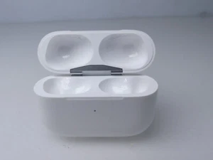 Apple AirPods Pro 2. Etui ładujące Generation A2700 Ligthning PUSTE #143 - Zdjęcie 1 z 4