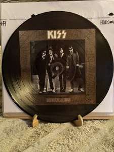 KISS DRESSED TO KILL PICTURE DISC Netherlands - Picture 1 of 5
