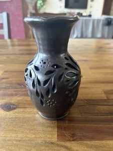 Vaso in ceramica nera Barro Negro bordo scanalato Oaxaca Messico 5,5" - Foto 1 di 4