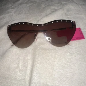 Betsey Johnson Damen-Sonnenbrille rosa Strass & goldfarben neu mit Etikett - Bild 1 von 5
