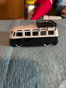 Maisto Volkswagen Van Samba 1/64 HTF - Picture 1 of 5