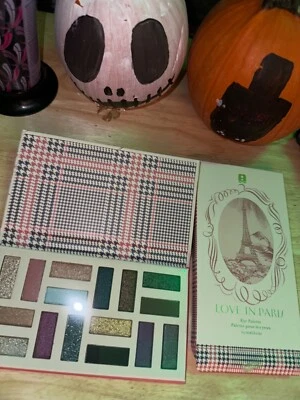 Avon love in Paris eye palette nos - Image 1 of 3