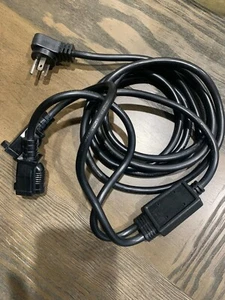SIMBR Extension Cord - NEMA 5-15P to NEMA 5-15R, 10.0-ft (3.0-m) - Picture 1 of 2