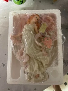 NIB 1996 Roman Seraphim Classics Harmony "LOVES'S GUARDIAN" 78040 Angel Figurine - Picture 1 of 1