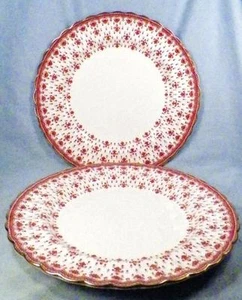 2 Spode Fleur de Lys Dinner Plates Y7481 Red Bone China Gold Trim Lis Plate - Picture 1 of 5