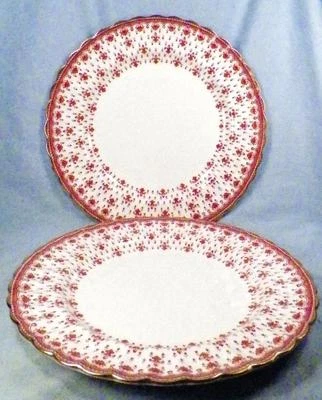2 Spode Fleur de Lys Dinner Plates Y7481 Red Bone China Gold Trim Lis Plate - Image 1 of 4