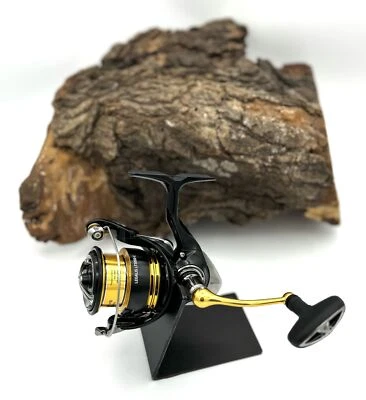 Daiwa 23 Legalis LT 3000-C Spinnrolle Spinning Reel Frontbremsrolle Angelrolle