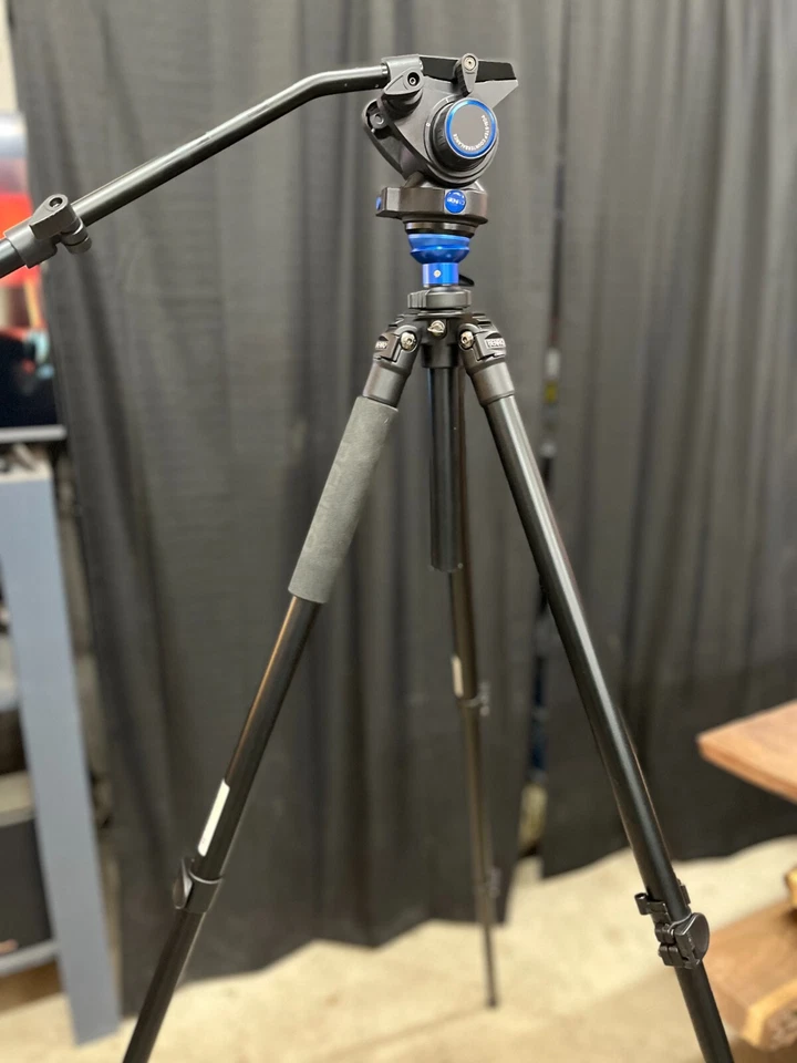 Benro A2573F Aluminio Monotubo Trípode Bloqueo Abatible 3 Secciones S6 Cabezal de Video + Estuche Foto 1 de 4