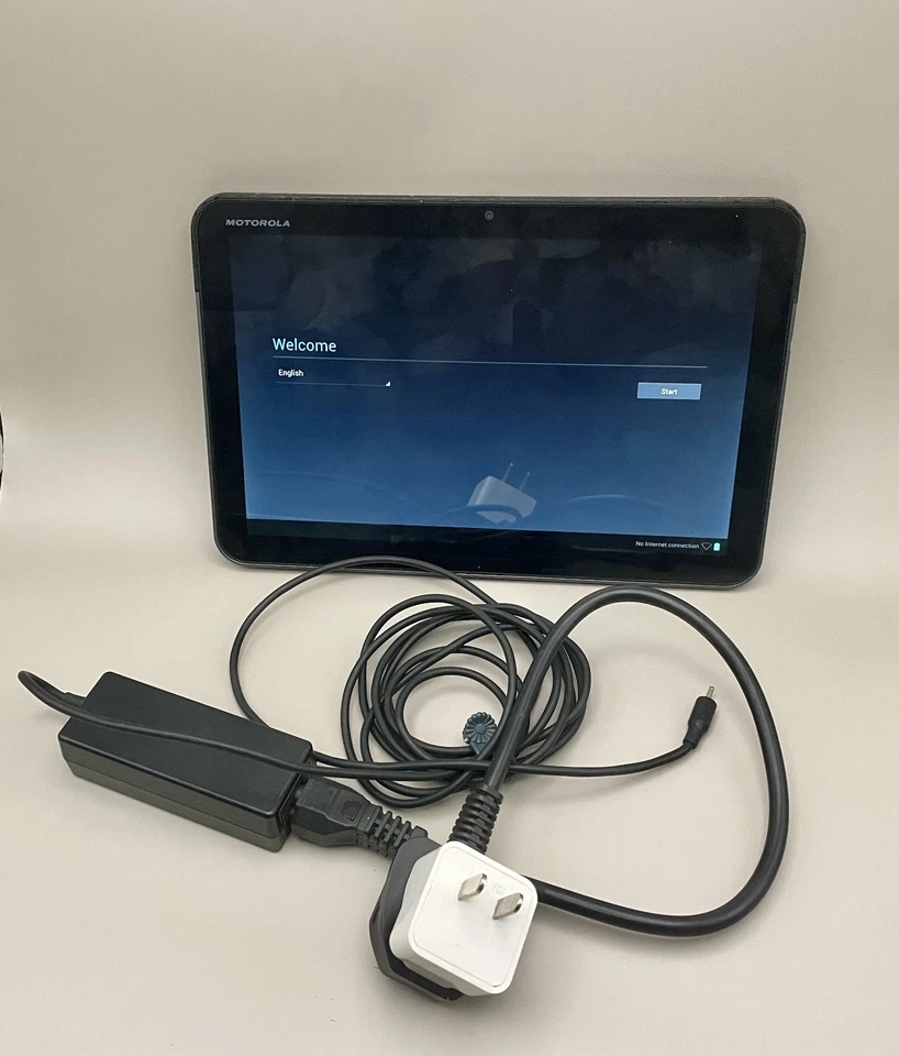 Motorola XOOM Wi-Fi Tablet 32GB 10.1" 1090-T56MT1  HEAVILY USED BUT WORKING  - Image 1 of 4